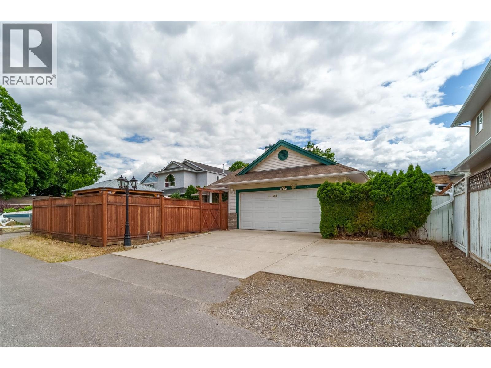 #102 649 Latimer Street - 17