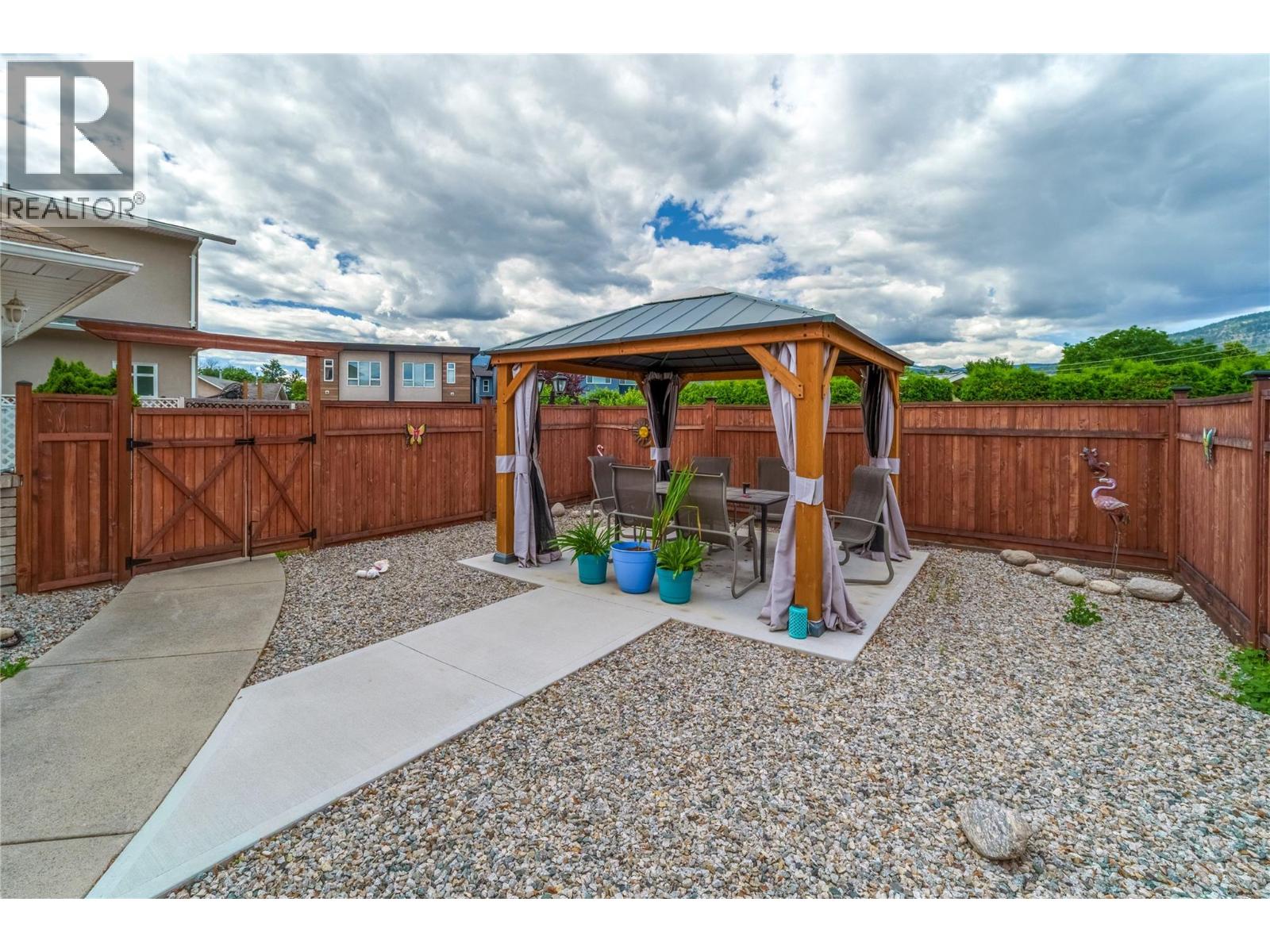 #102 649 Latimer Street - 18