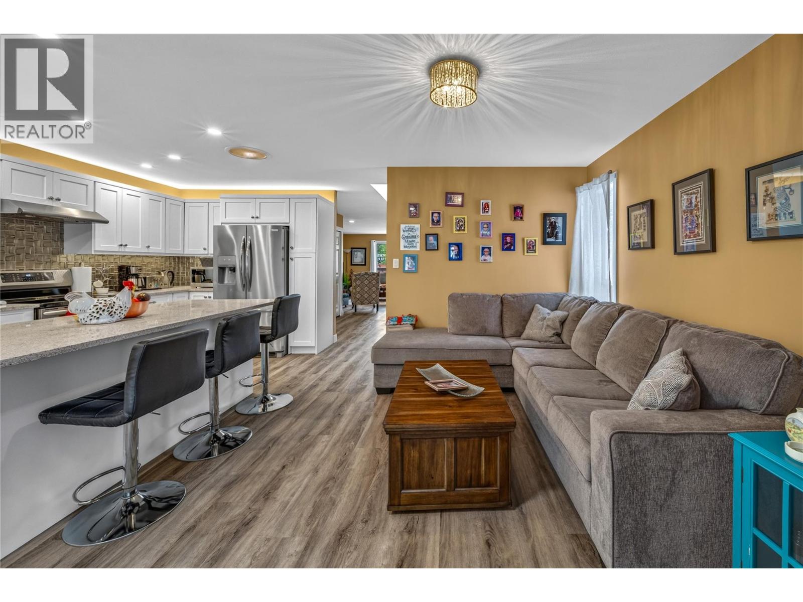 #102 649 Latimer Street - 8