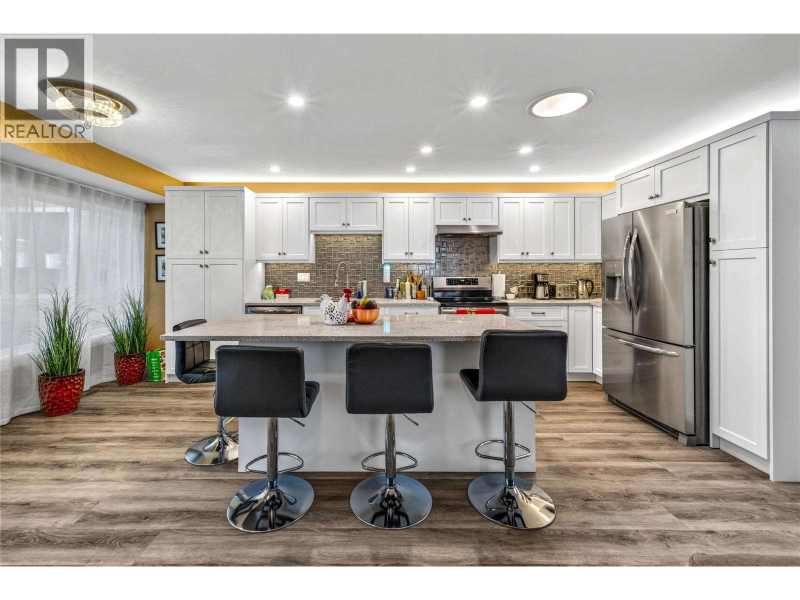 #102 649 Latimer Street - 9