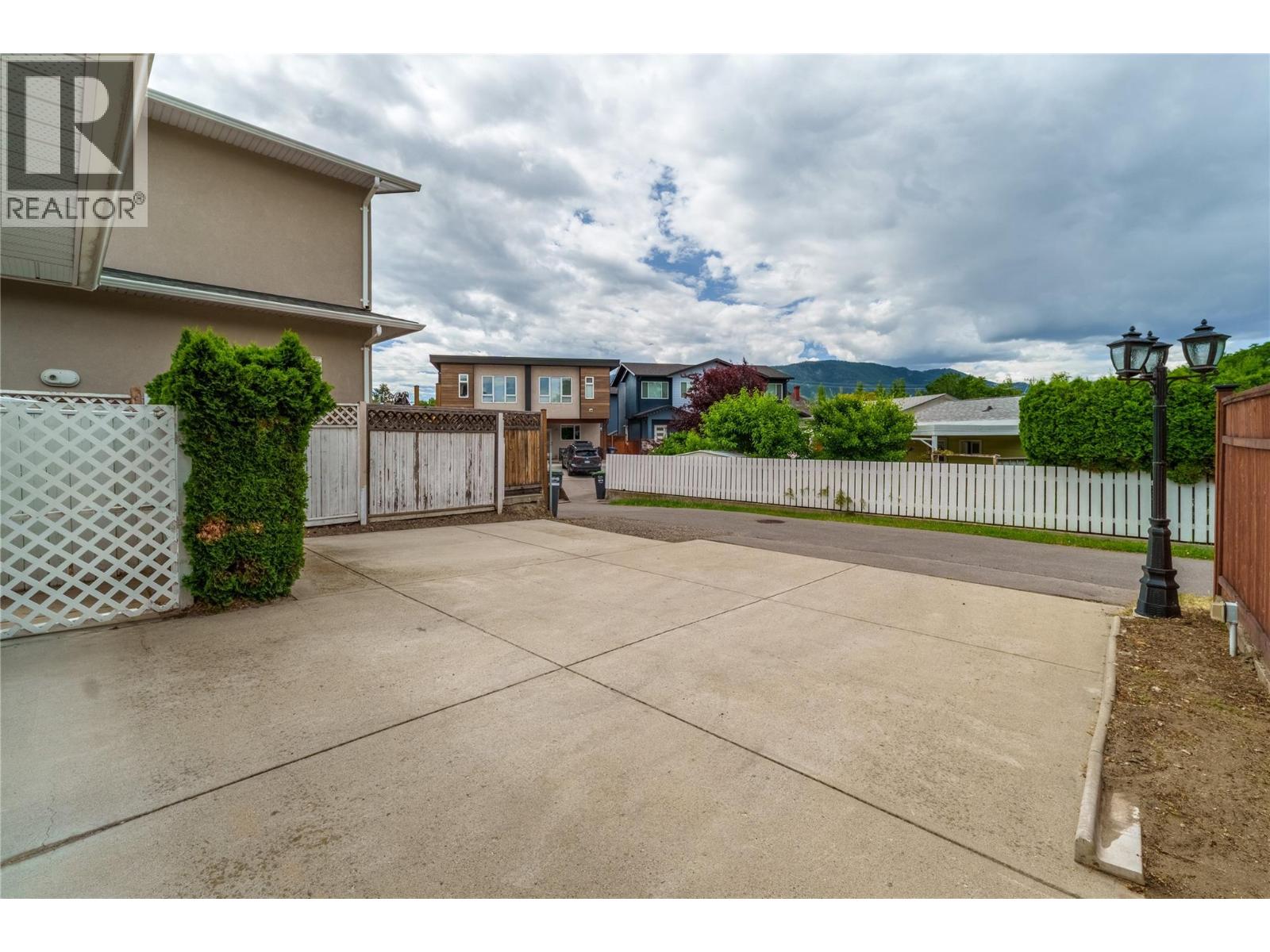 #102 649 Latimer Street - 19