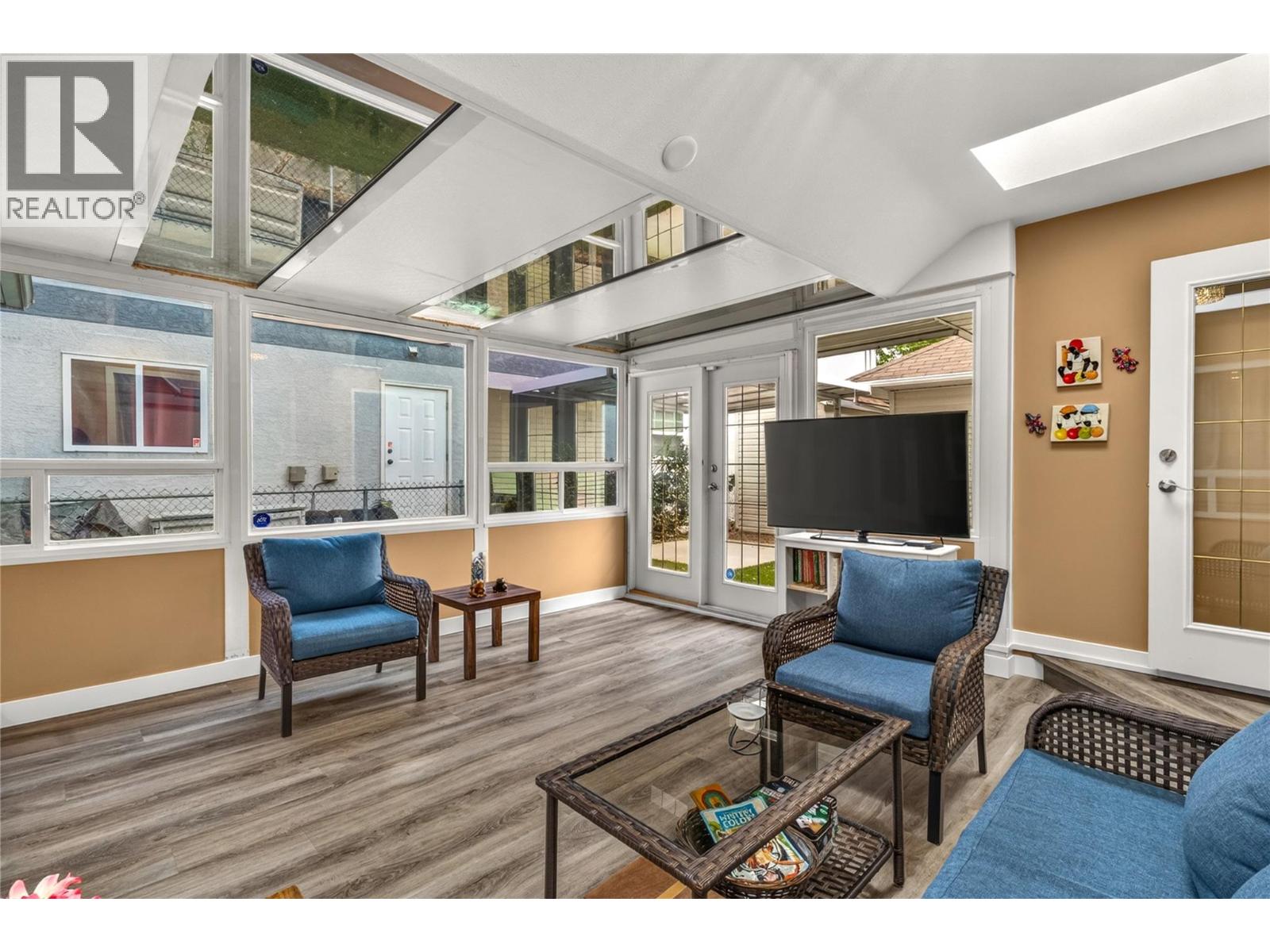 #102 649 Latimer Street - 11