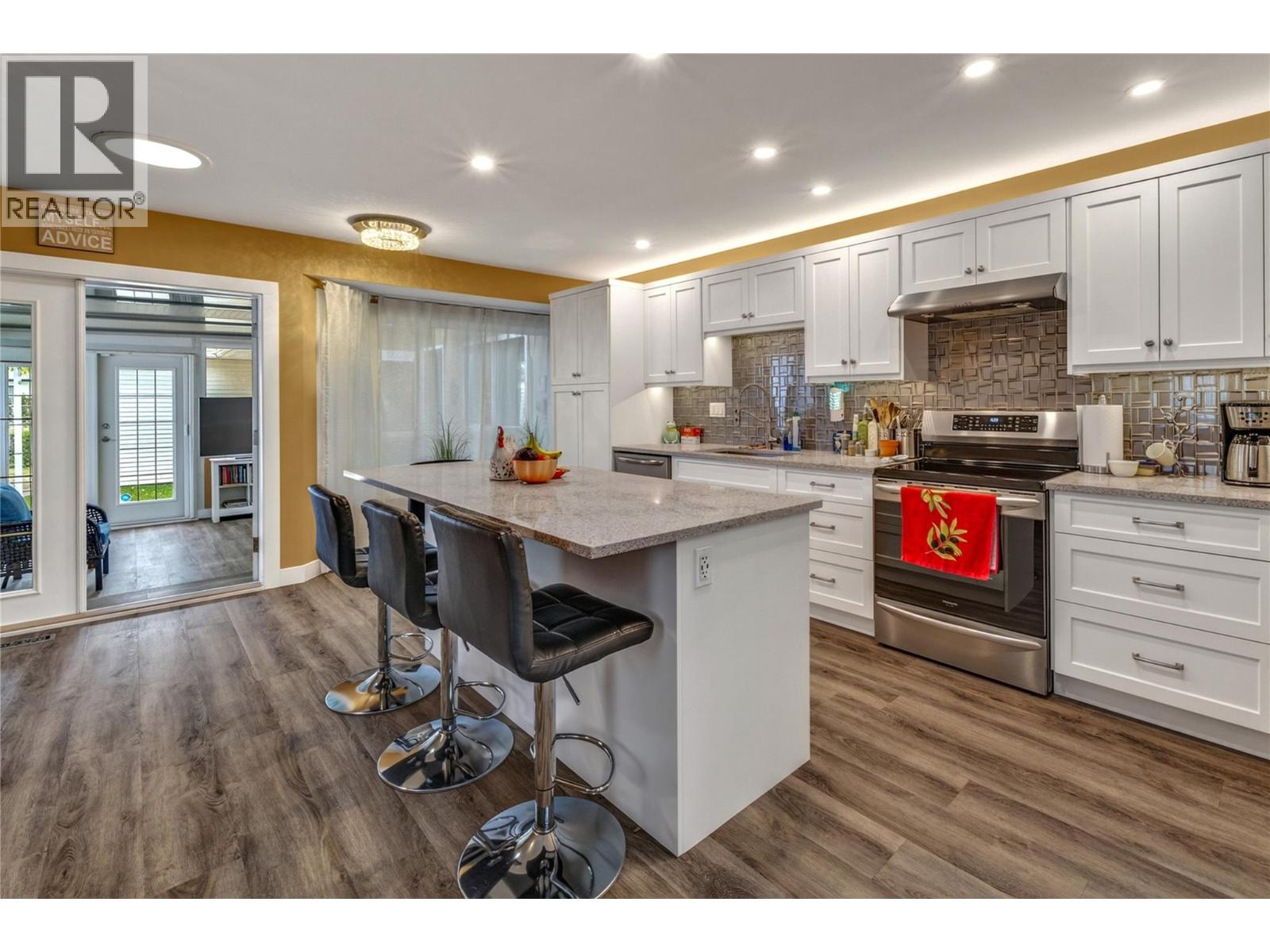 #102 649 Latimer Street - 6