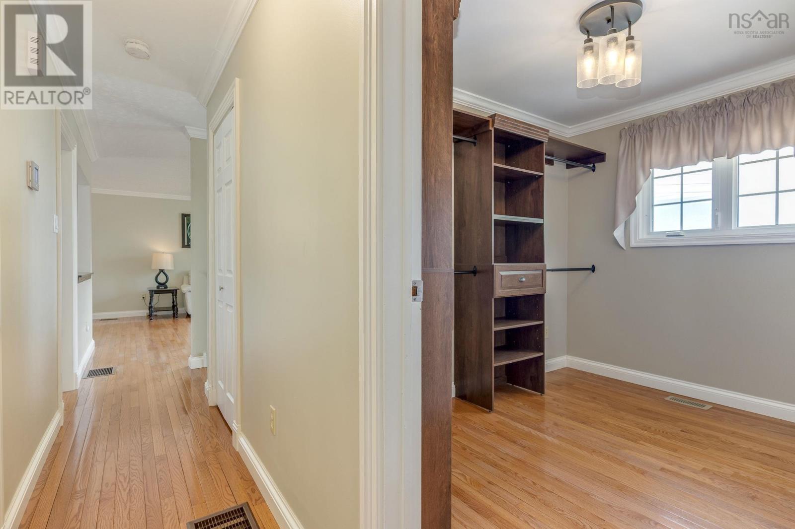 Property 23 of 38 of 28 Eastwood Court
