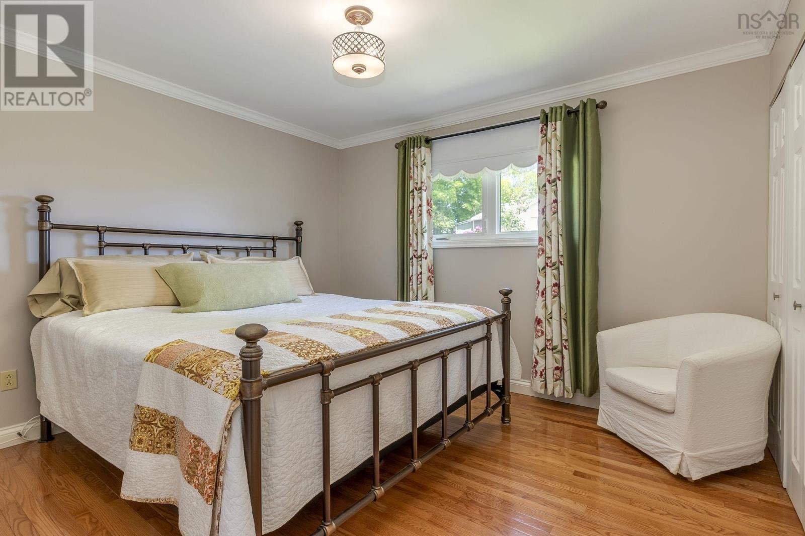 Property 20 of 38 of 28 Eastwood Court