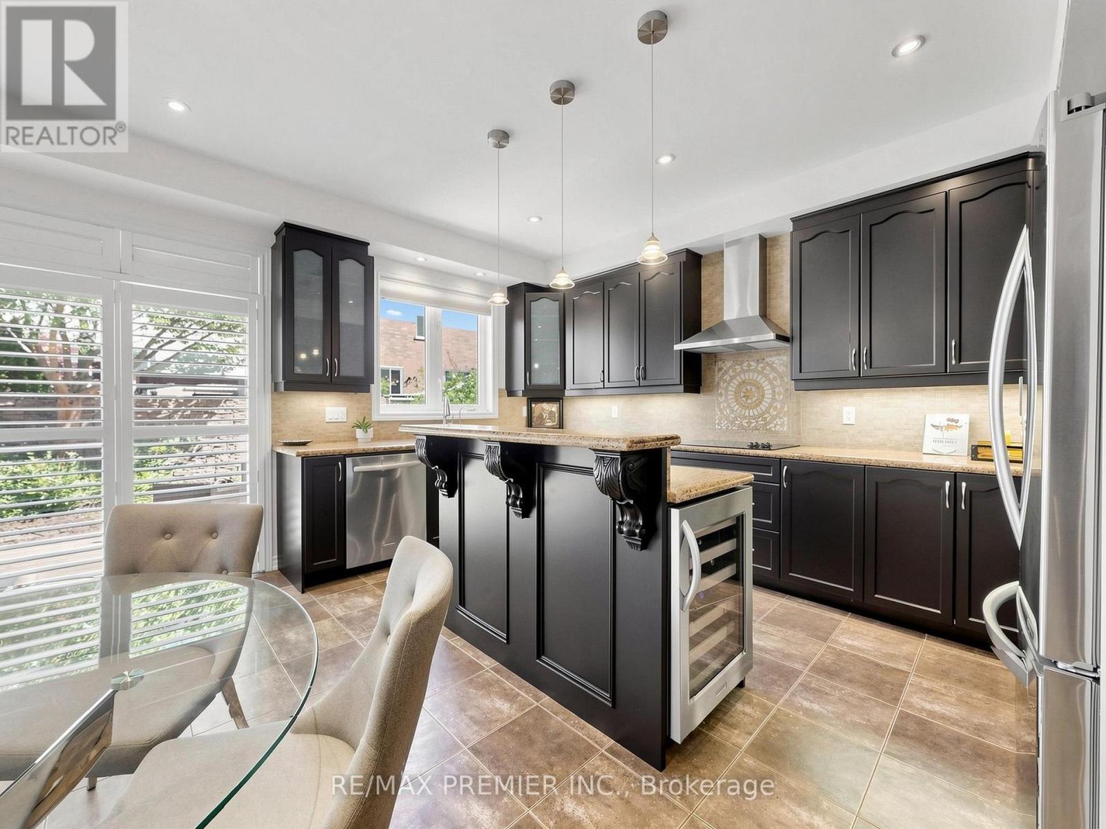 50 ASCALON DRIVE - 11