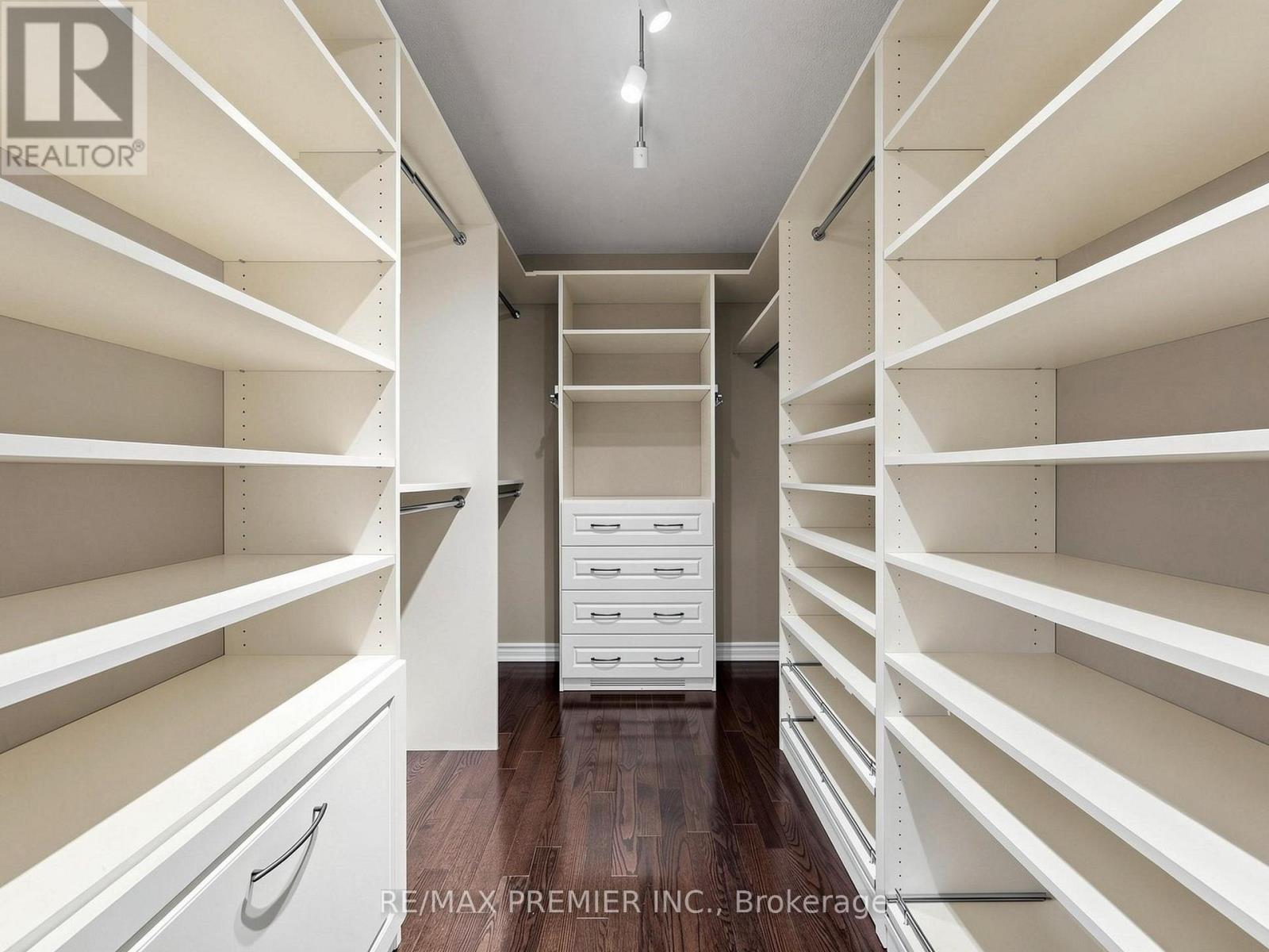 50 ASCALON DRIVE - 22
