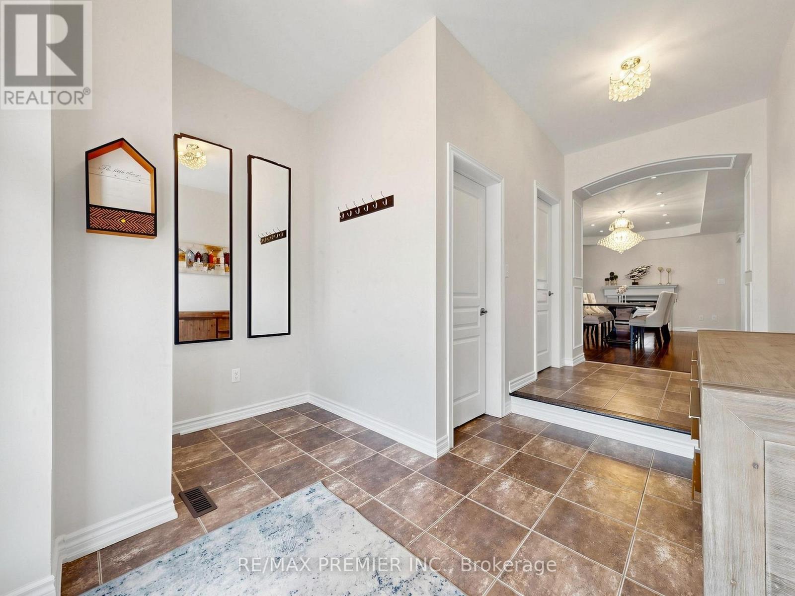50 ASCALON DRIVE - 3