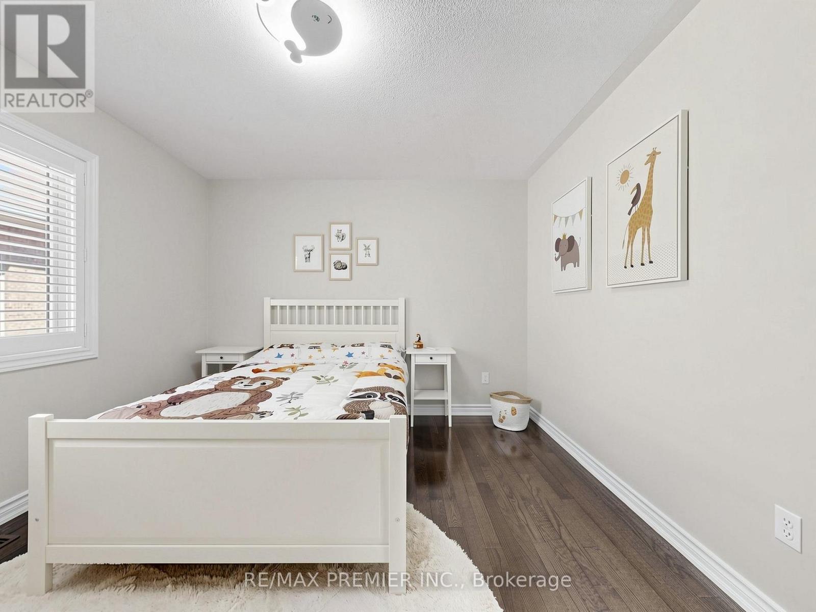 50 ASCALON DRIVE - 32