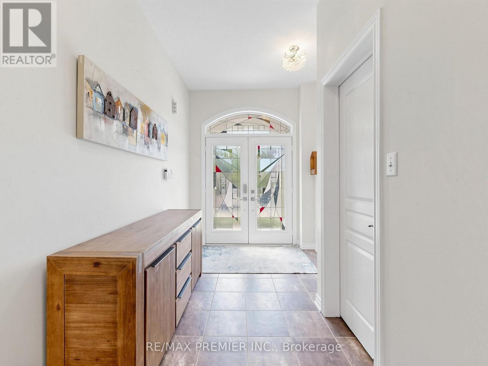 50 ASCALON DRIVE - 4
