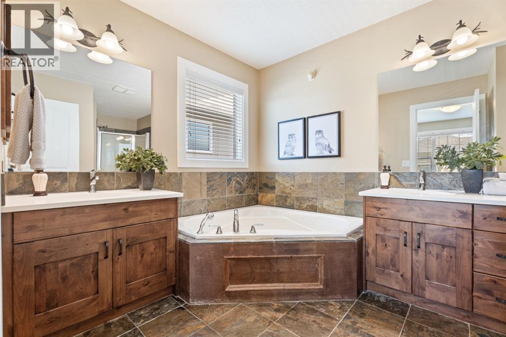 135 Drake Landing View — photo 32