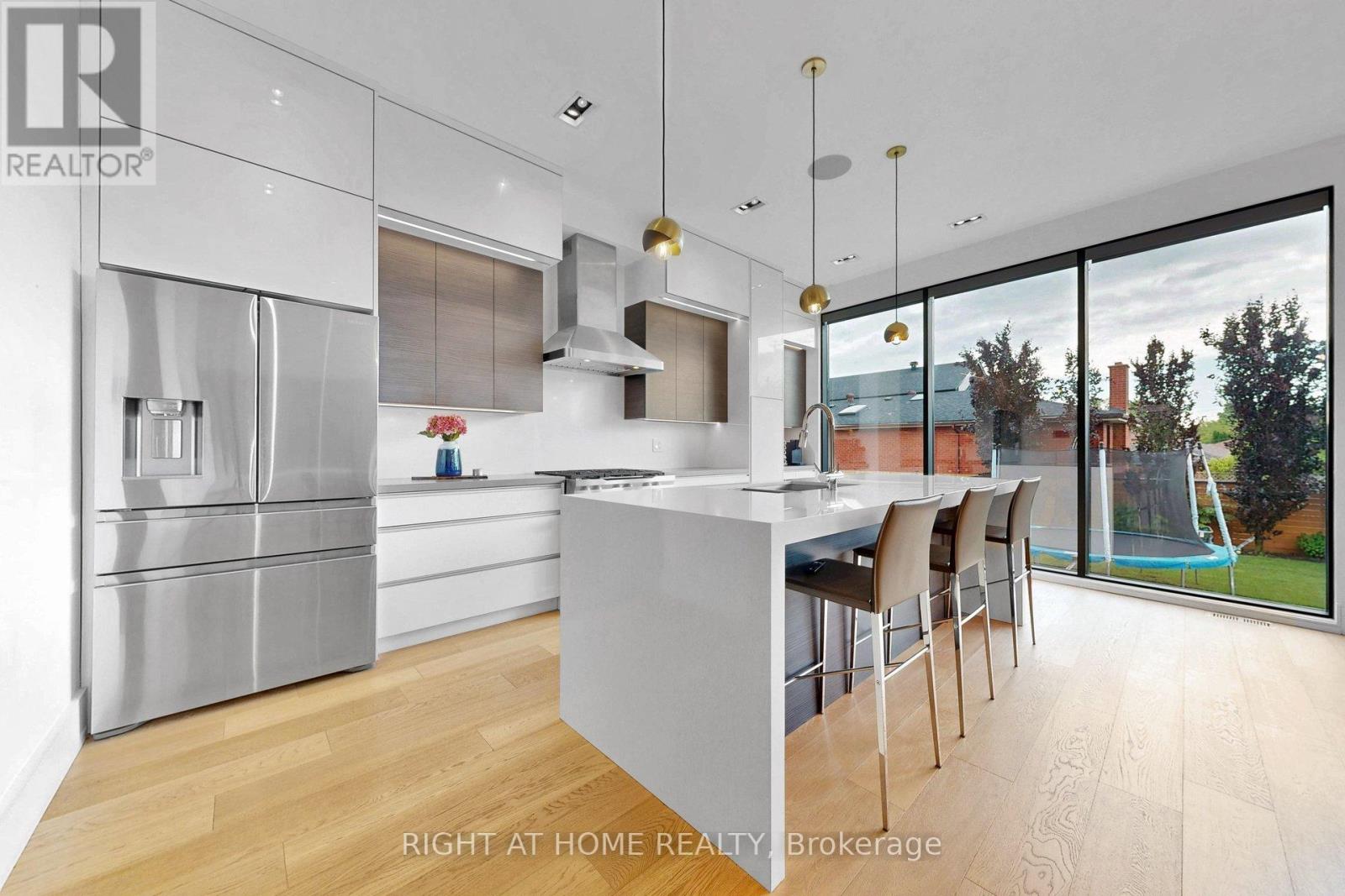 2931 LANSDOWNE AVENUE - 12