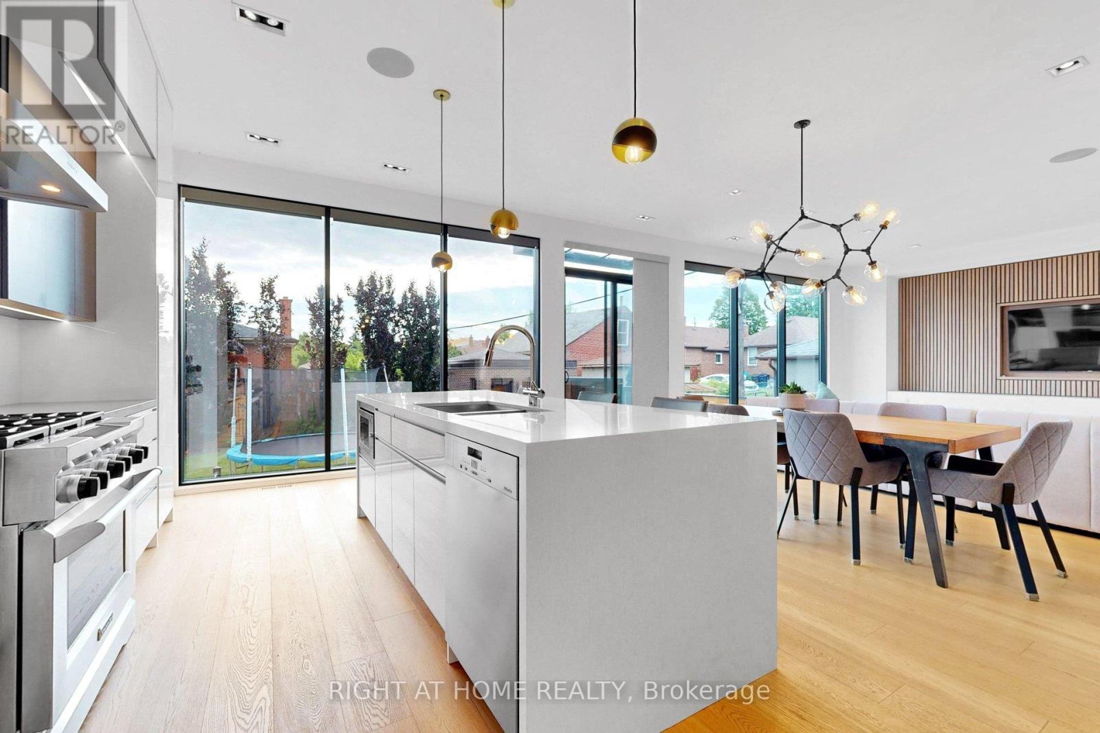 2931 LANSDOWNE AVENUE - 14