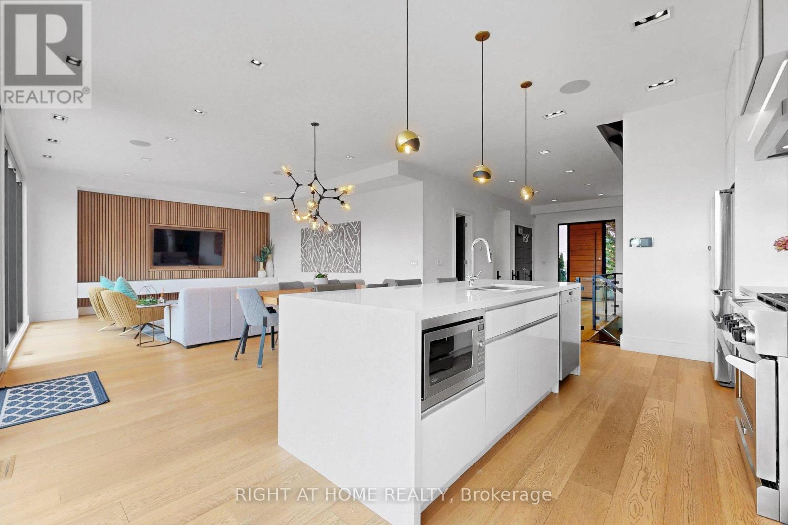 2931 LANSDOWNE AVENUE - 15