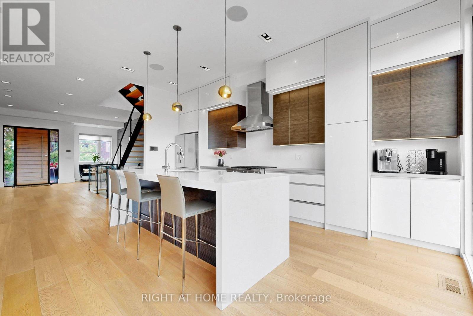 2931 LANSDOWNE AVENUE - 16
