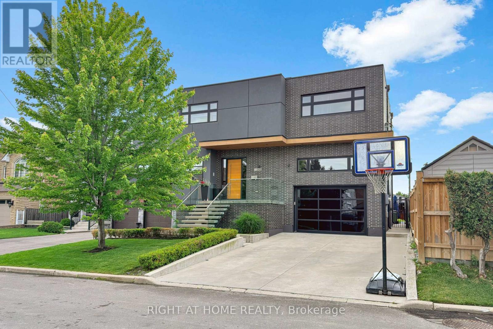 2931 LANSDOWNE AVENUE - 2