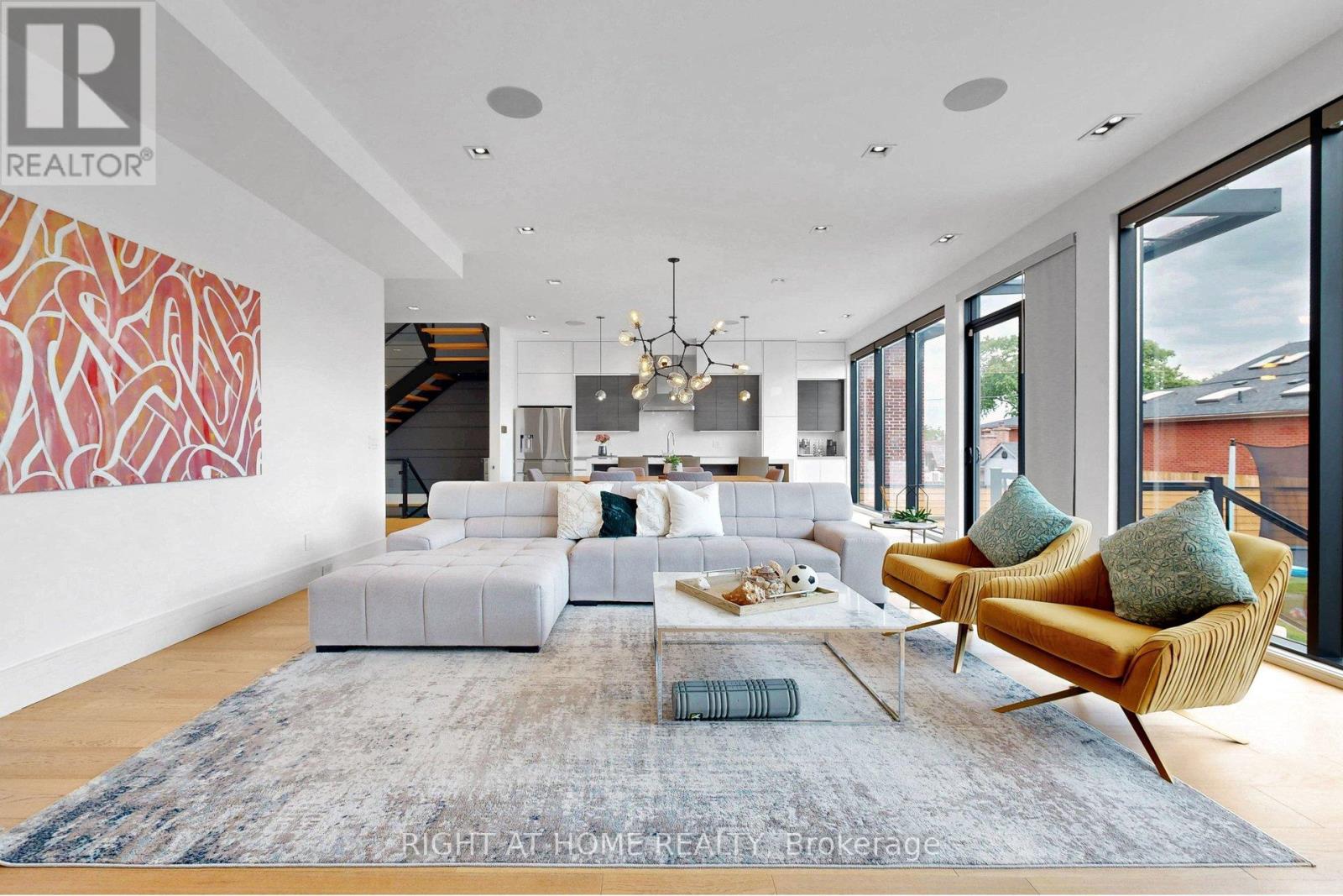 2931 LANSDOWNE AVENUE - 22