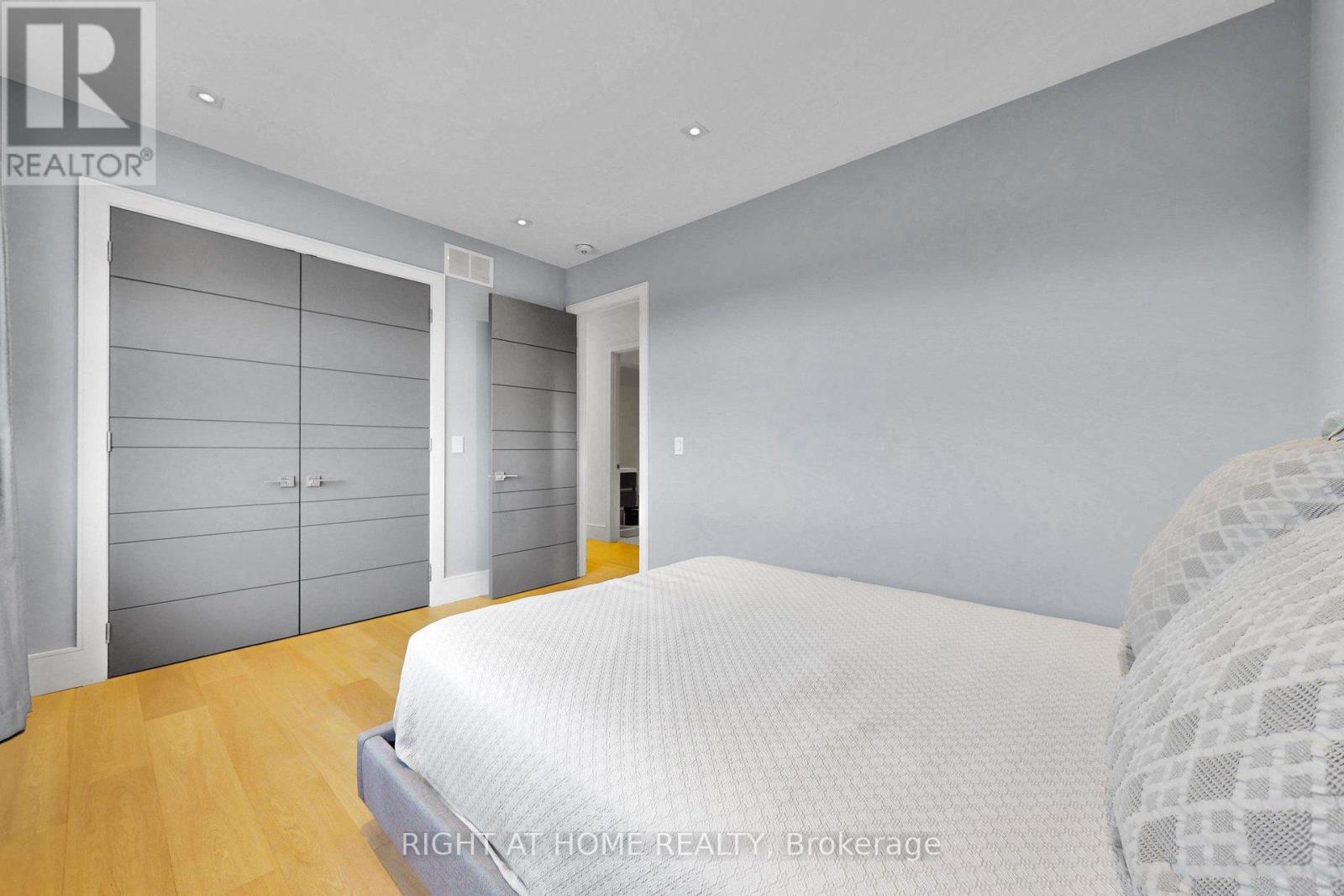 2931 LANSDOWNE AVENUE - 37
