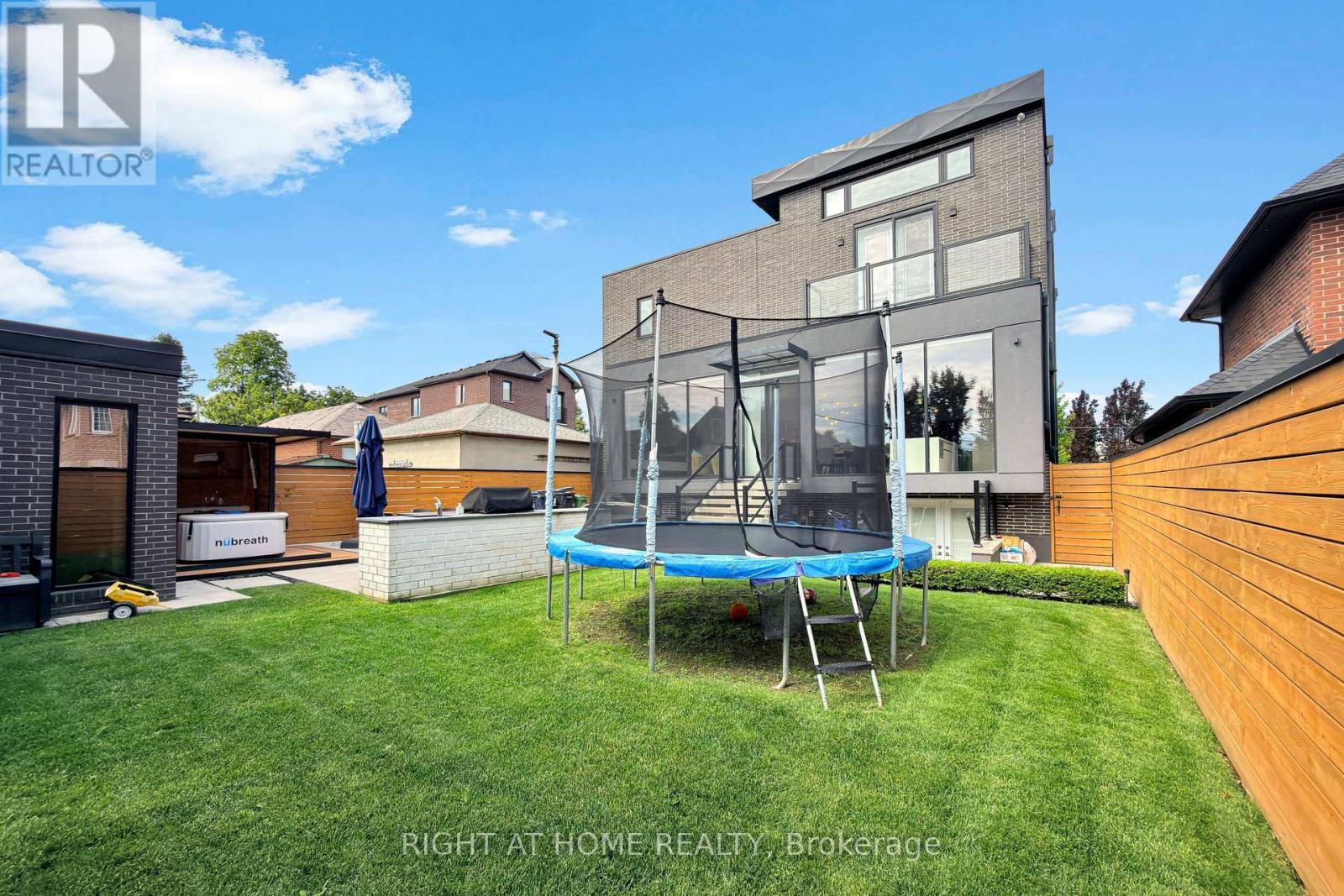 2931 LANSDOWNE AVENUE - 49