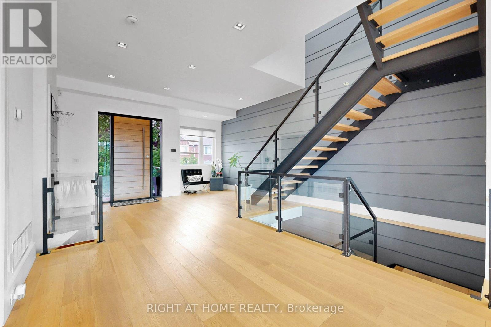 2931 LANSDOWNE AVENUE - 6