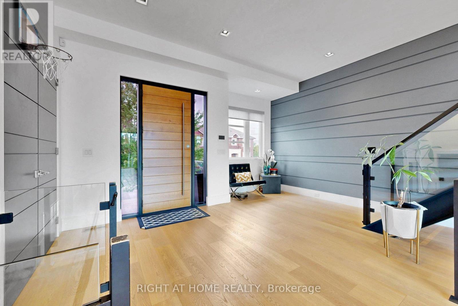 2931 LANSDOWNE AVENUE - 7