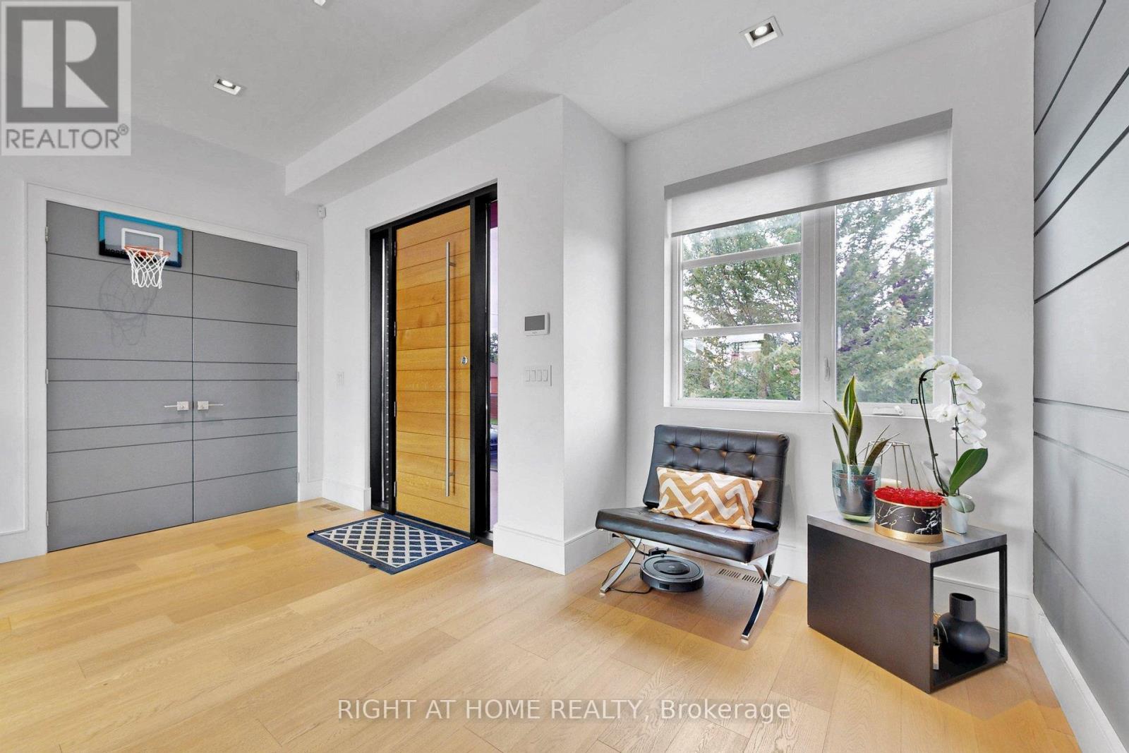 2931 LANSDOWNE AVENUE - 8