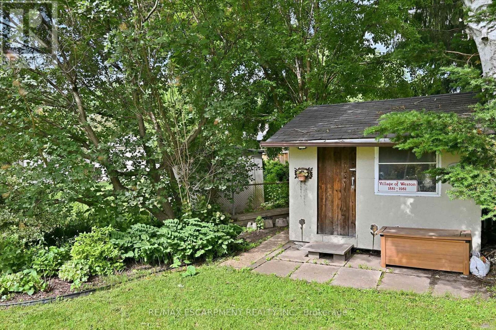 938 CLOVERLEAF DRIVE - 26