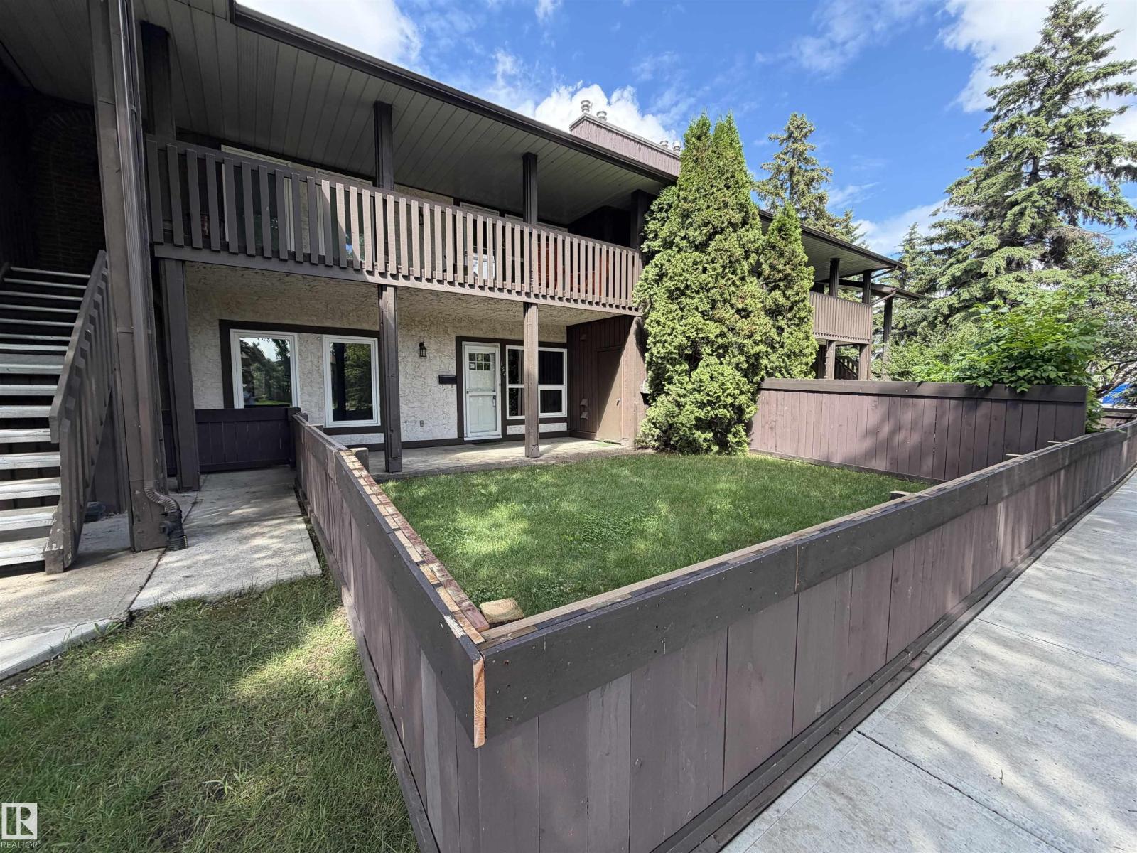 164 SURREY GARDENS GD NW - 4