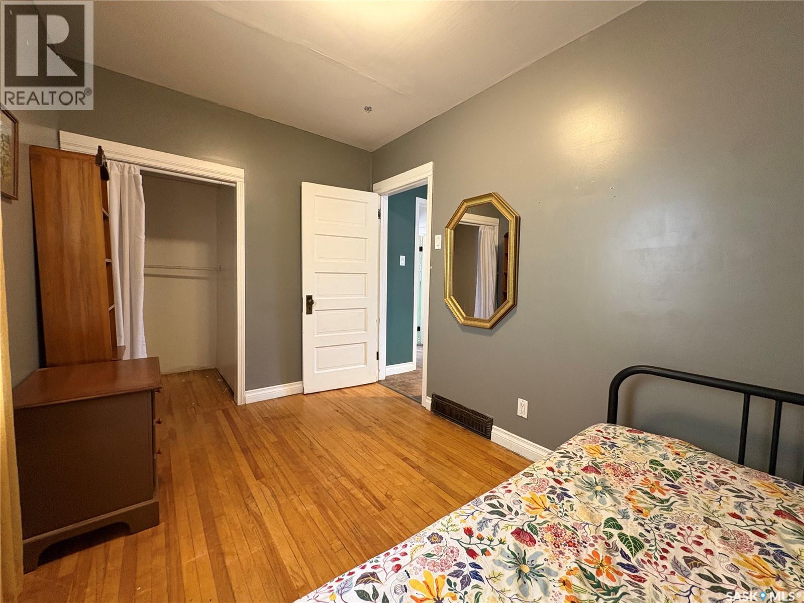 276 2nd AVENUE E - 22