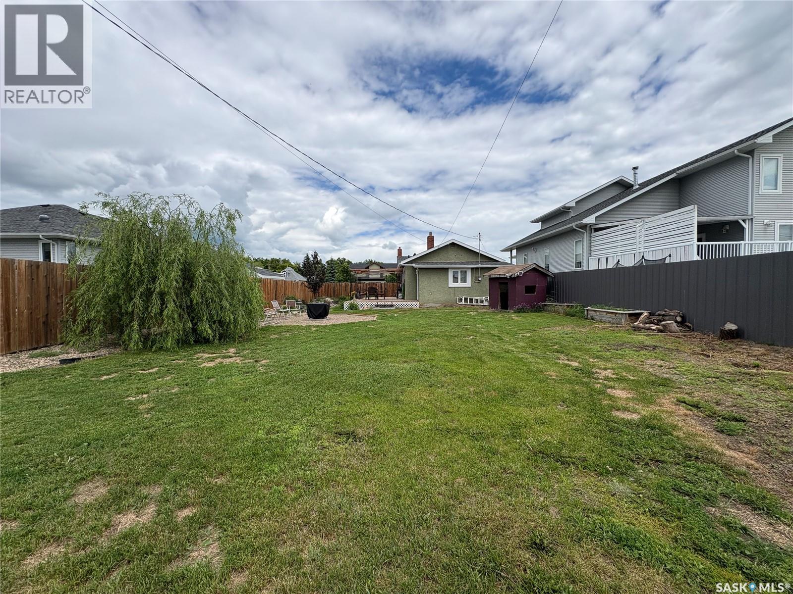 276 2nd AVENUE E - 34