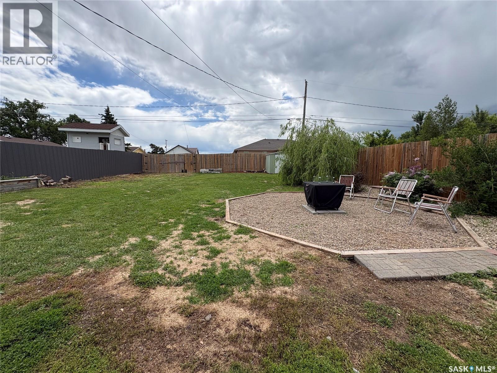 276 2nd AVENUE E - 35