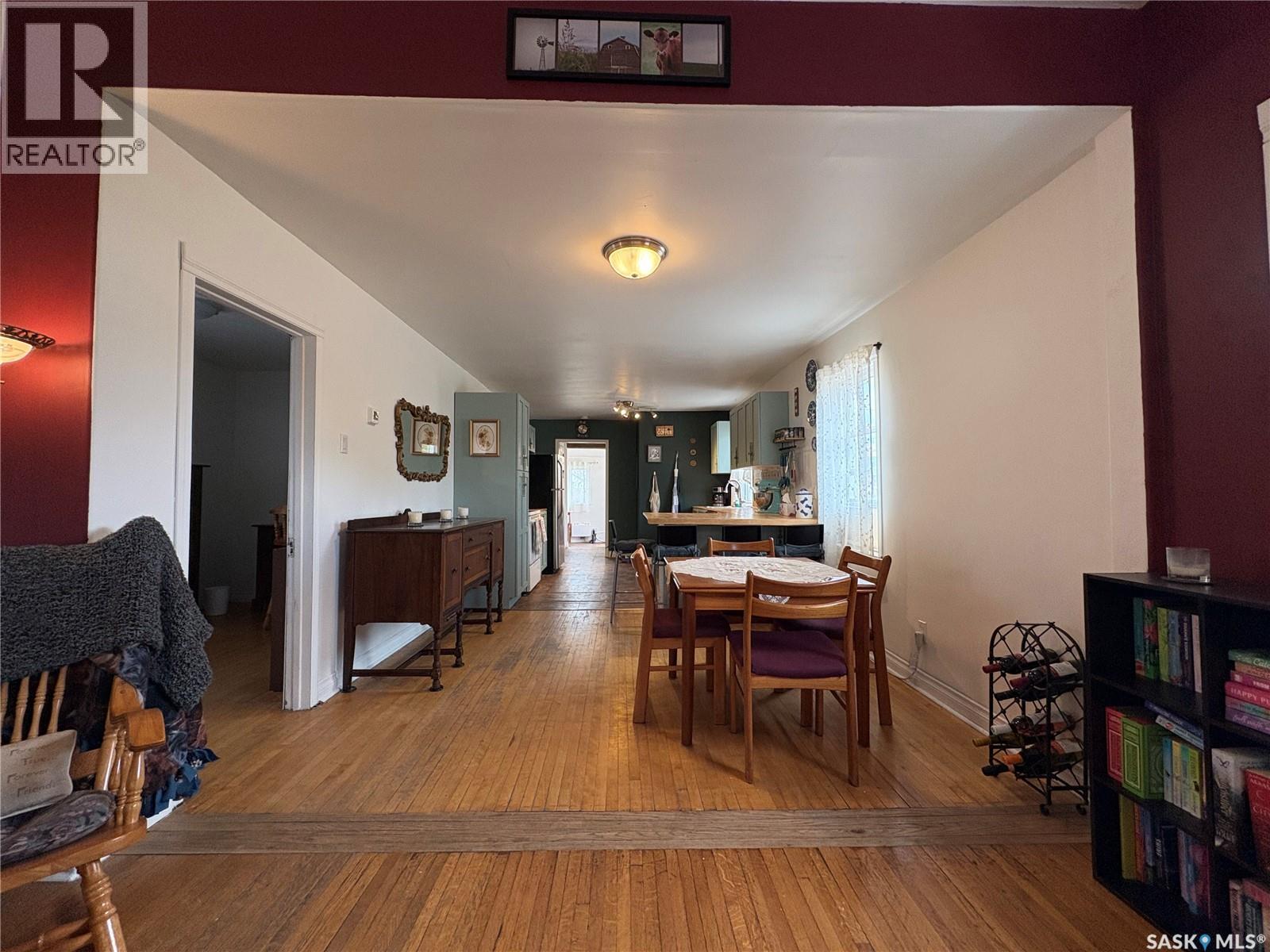 276 2nd AVENUE E - 9