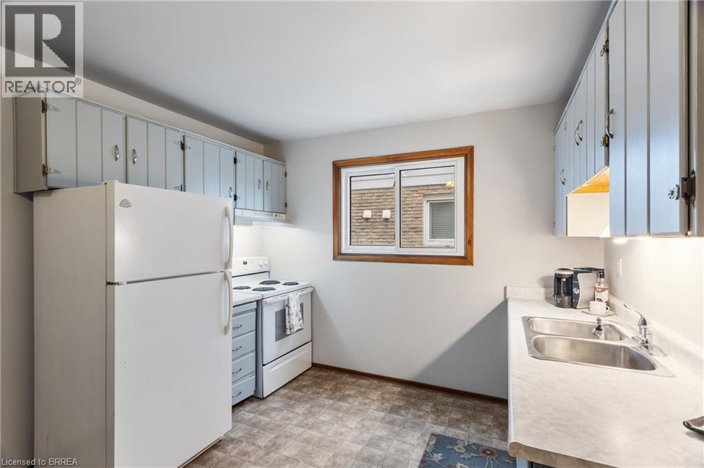 #12B 18 OAKHILL Drive - 13