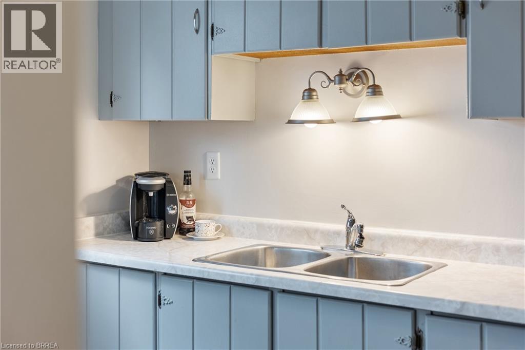 #12B 18 OAKHILL Drive - 17