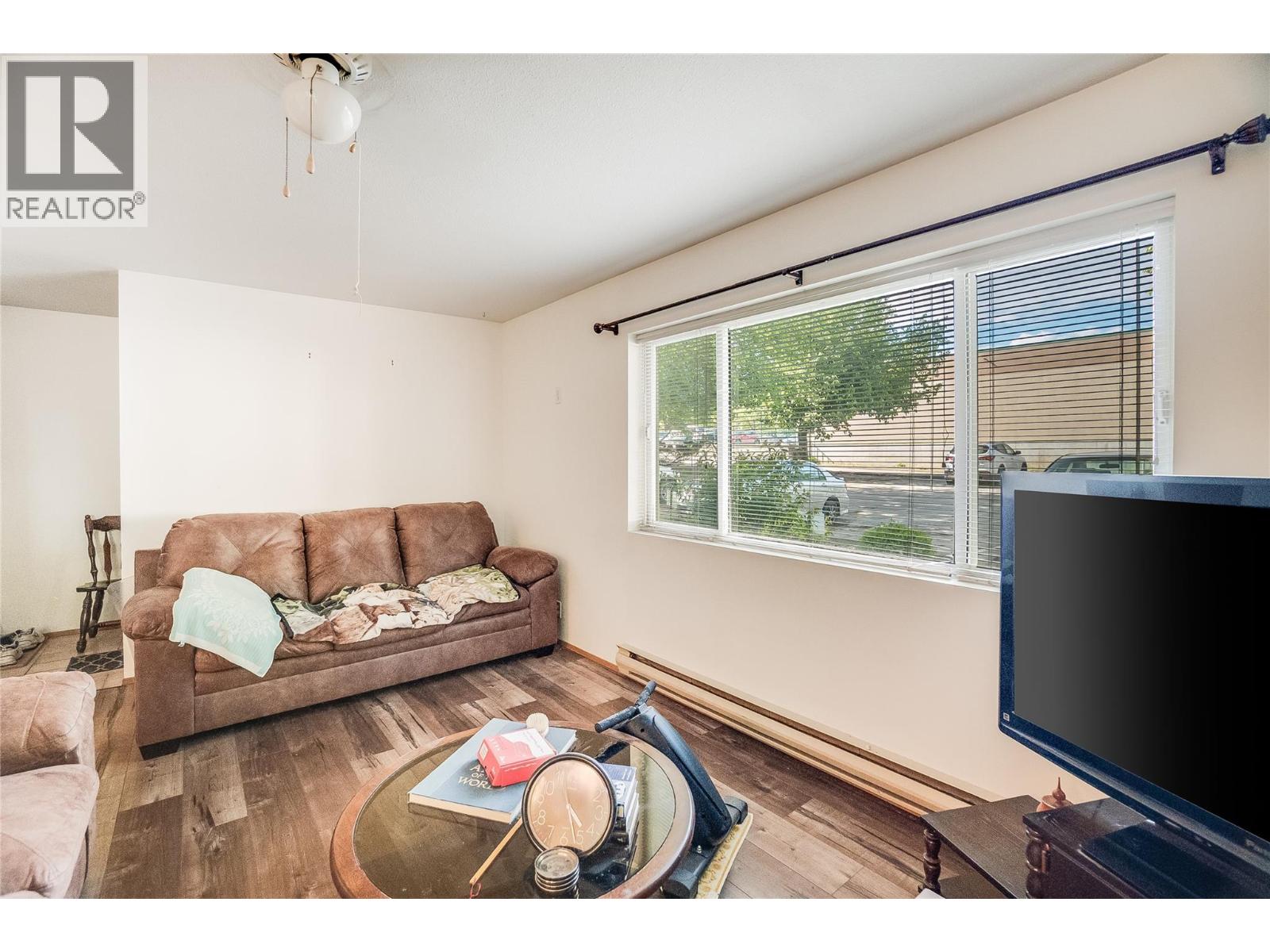 663 COLUMBIA Avenue - 16