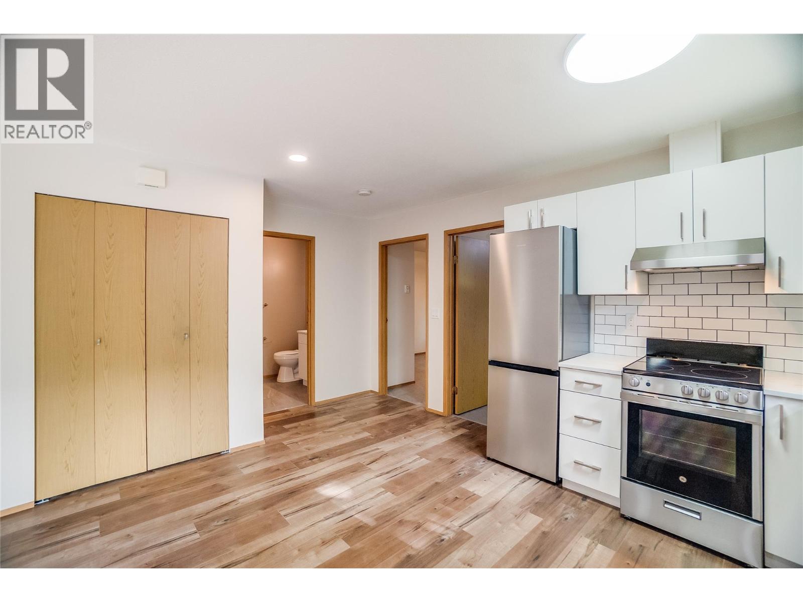 663 COLUMBIA Avenue - 72