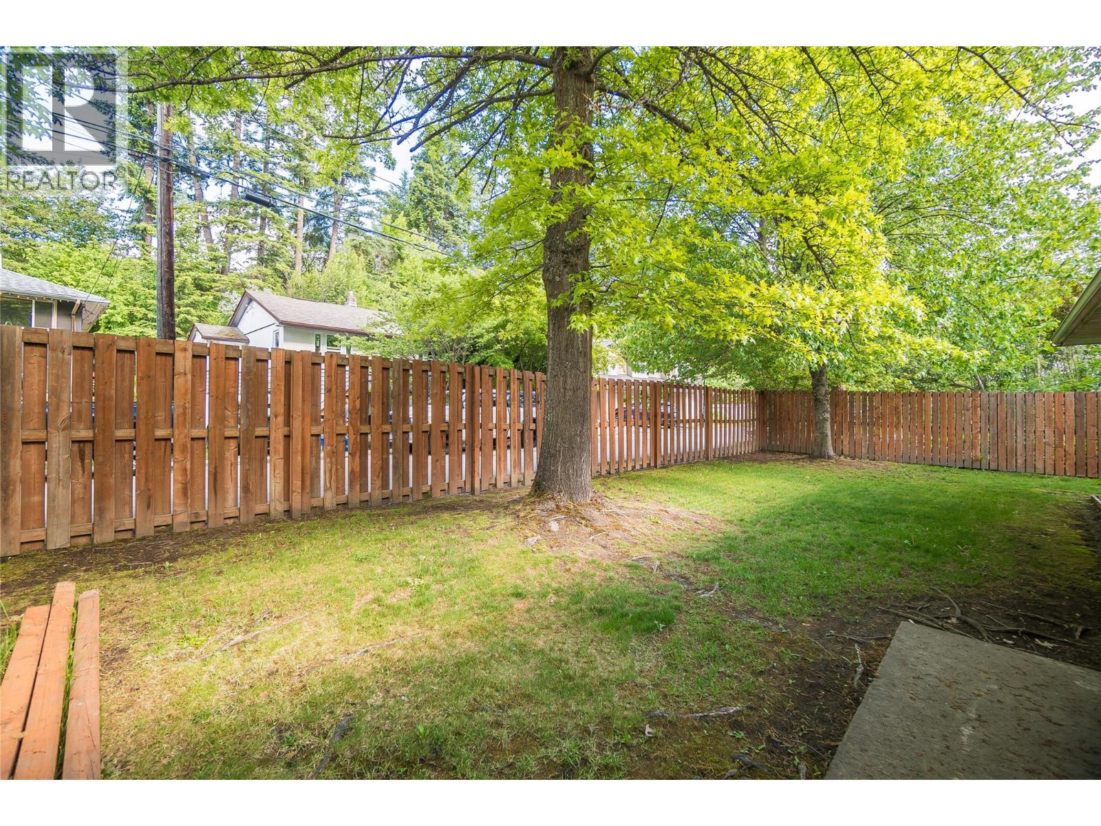 663 COLUMBIA Avenue - 28
