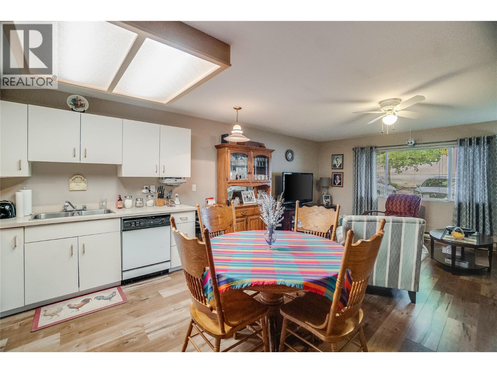 663 COLUMBIA Avenue - 34
