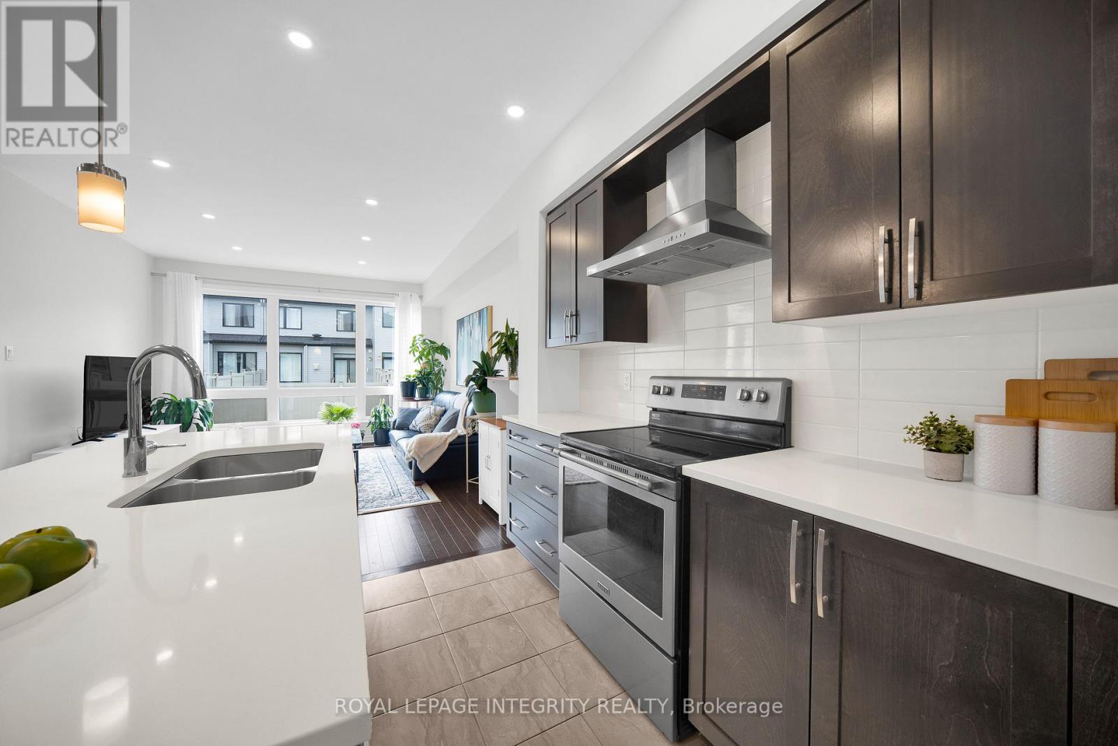 353 CORNICE STREET - 10