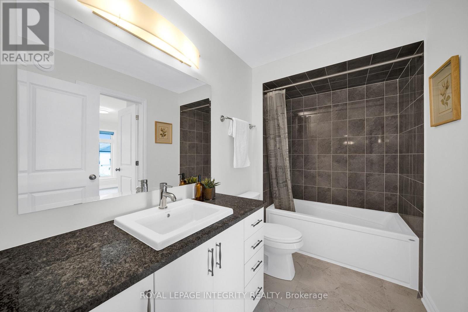 353 CORNICE STREET - 28