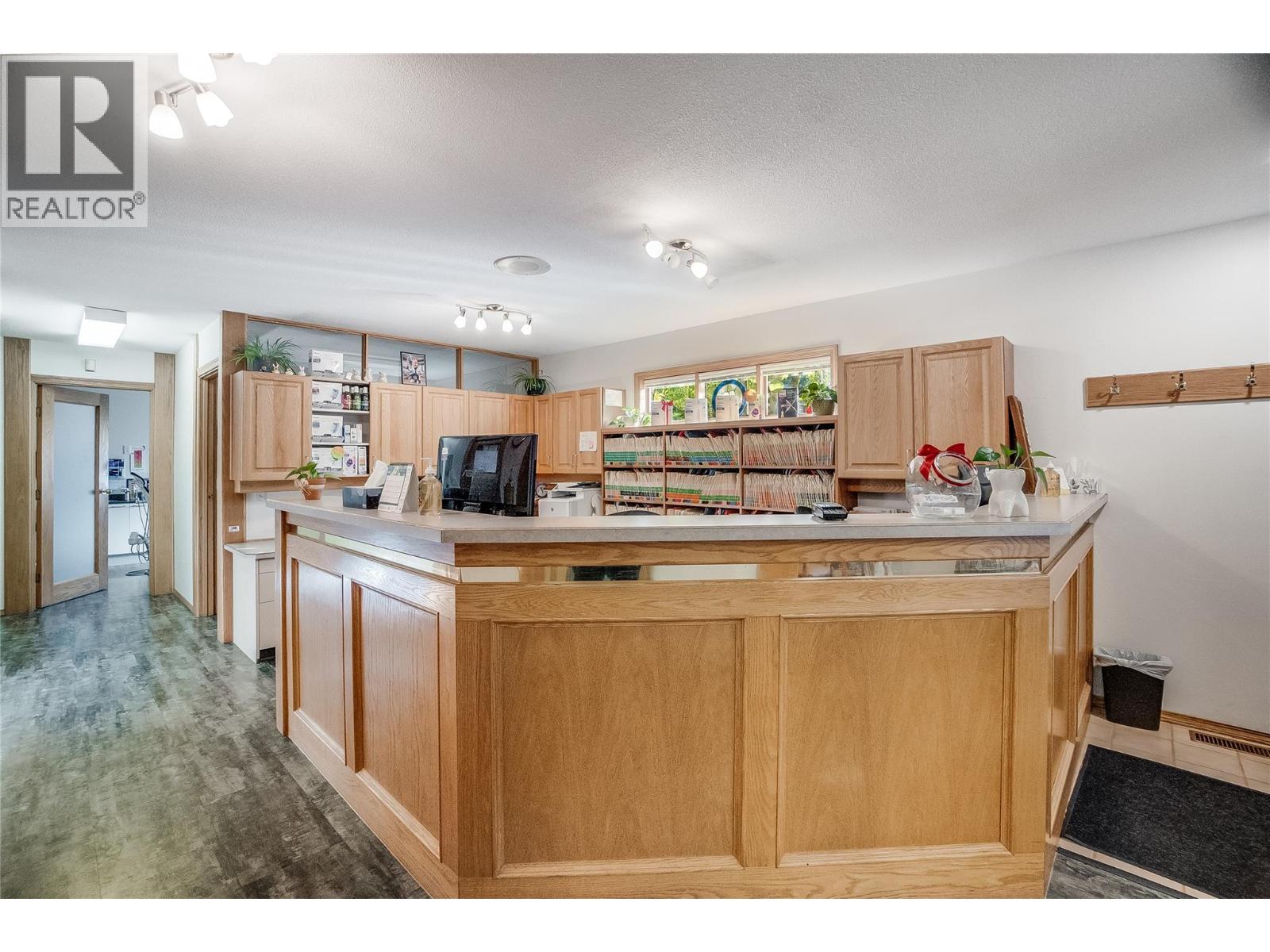 663 COLUMBIA Avenue - 94