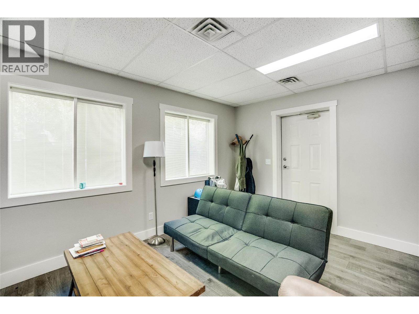663 COLUMBIA Avenue - 84