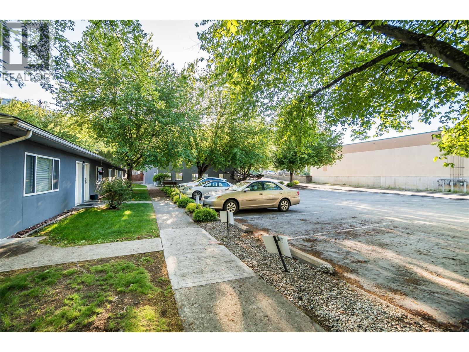 663 COLUMBIA Avenue - 12