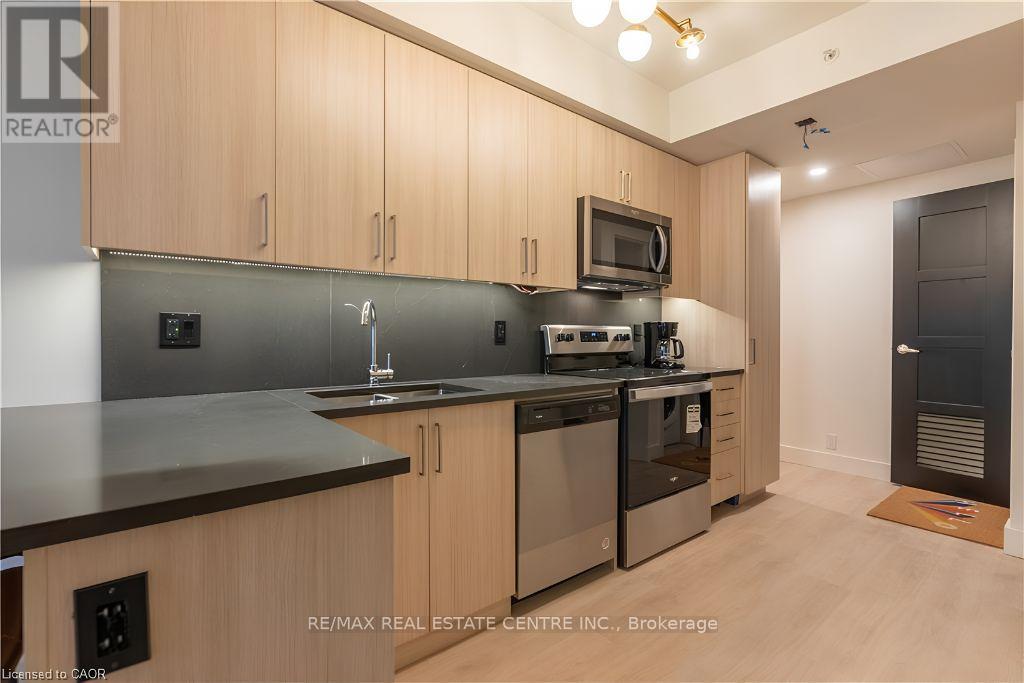 #611 145 COLUMBIA STREET W - 5