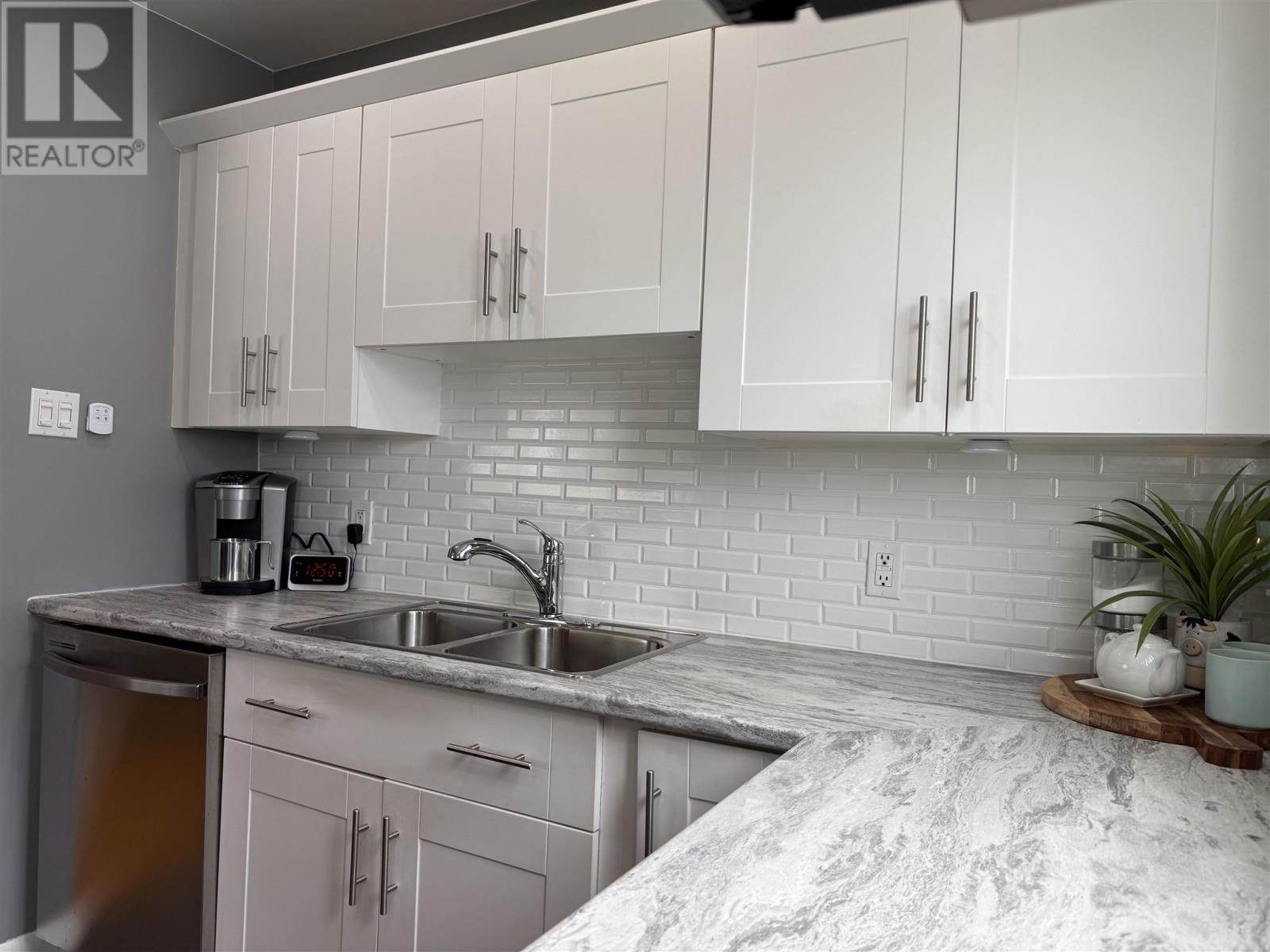 63 ROMAN AVE - 13