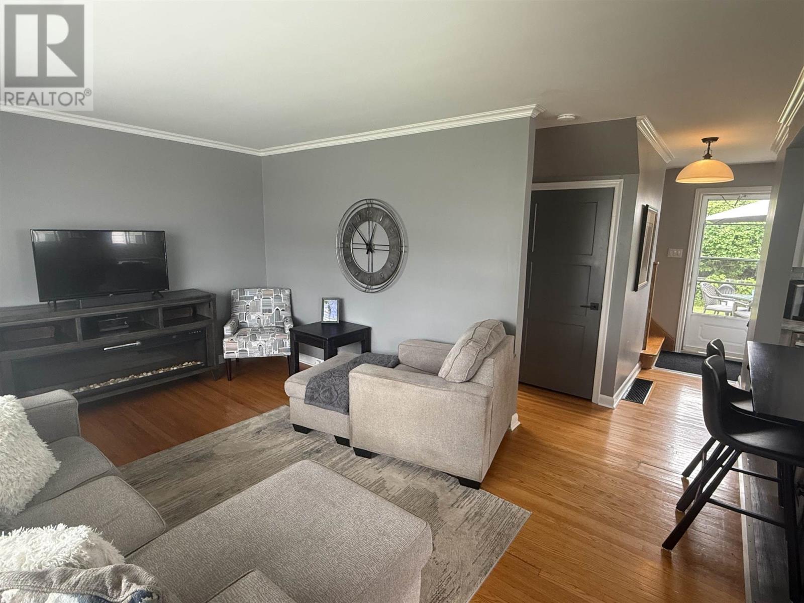 63 ROMAN AVE - 18