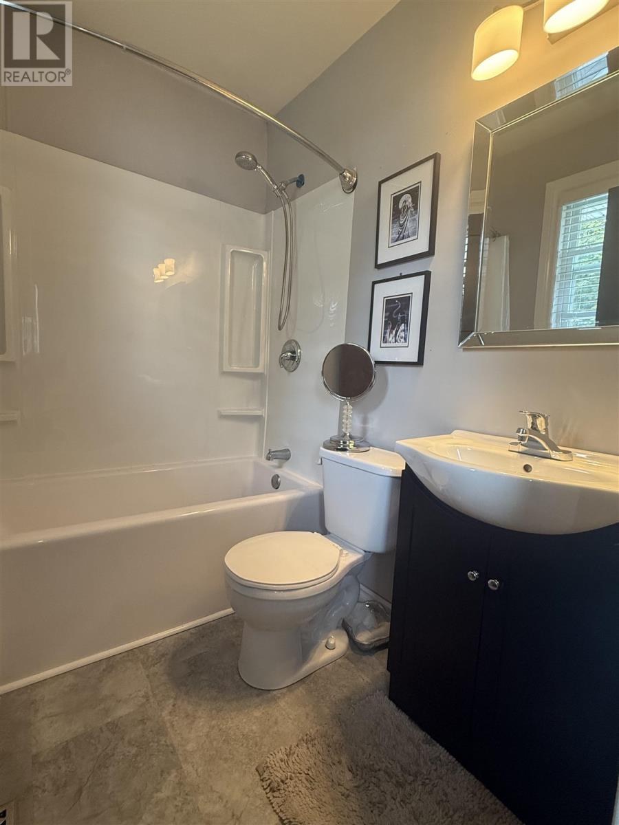 63 ROMAN AVE - 23