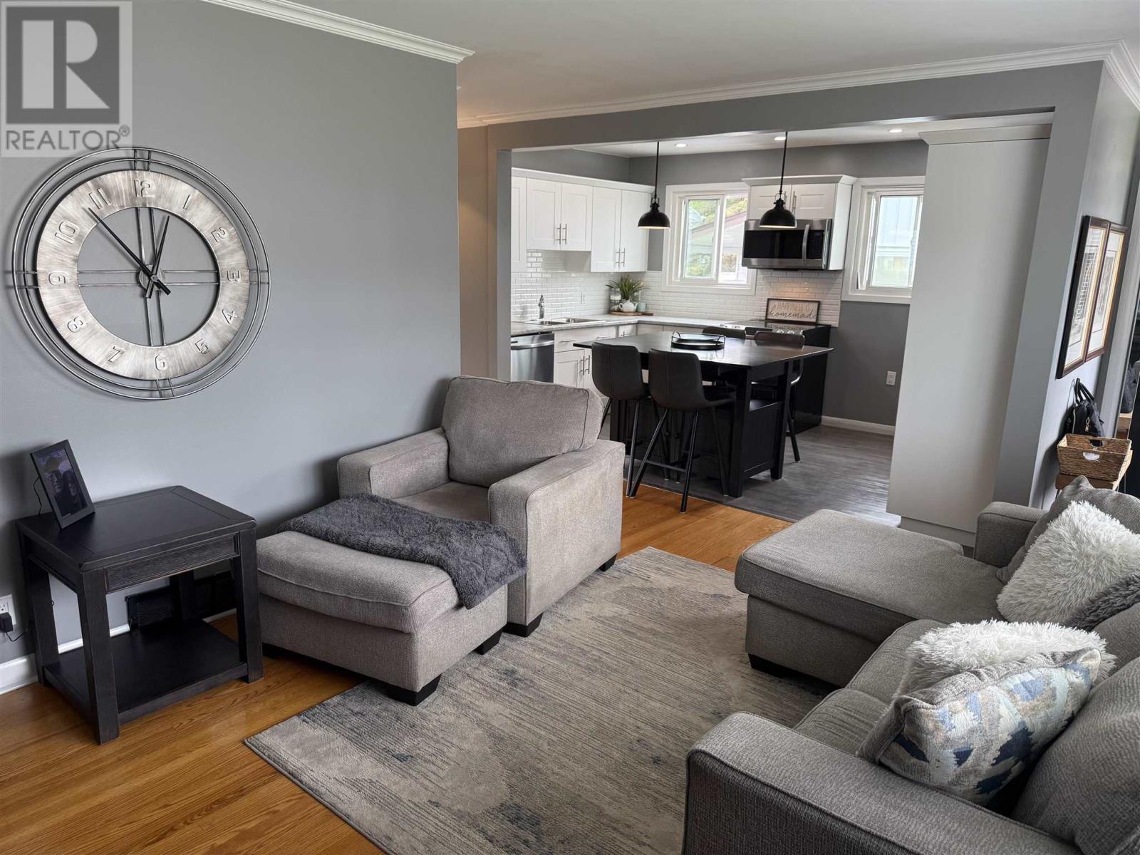 63 ROMAN AVE - 20