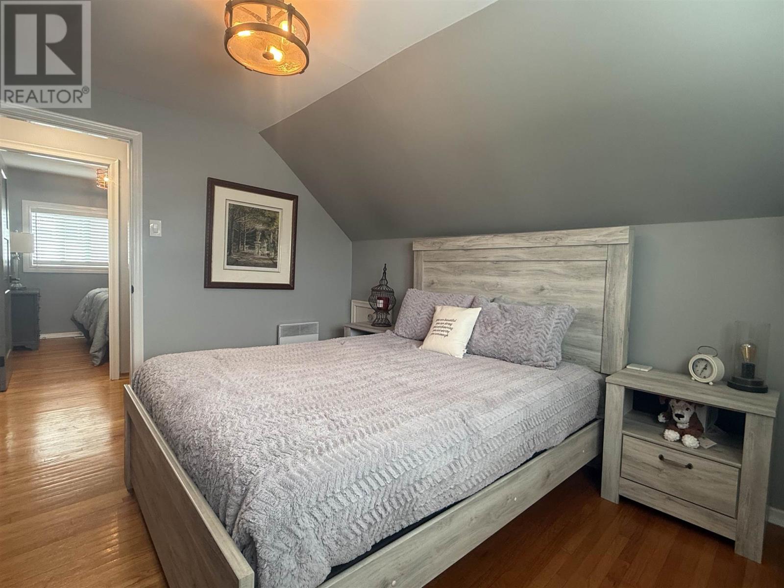 63 ROMAN AVE - 26