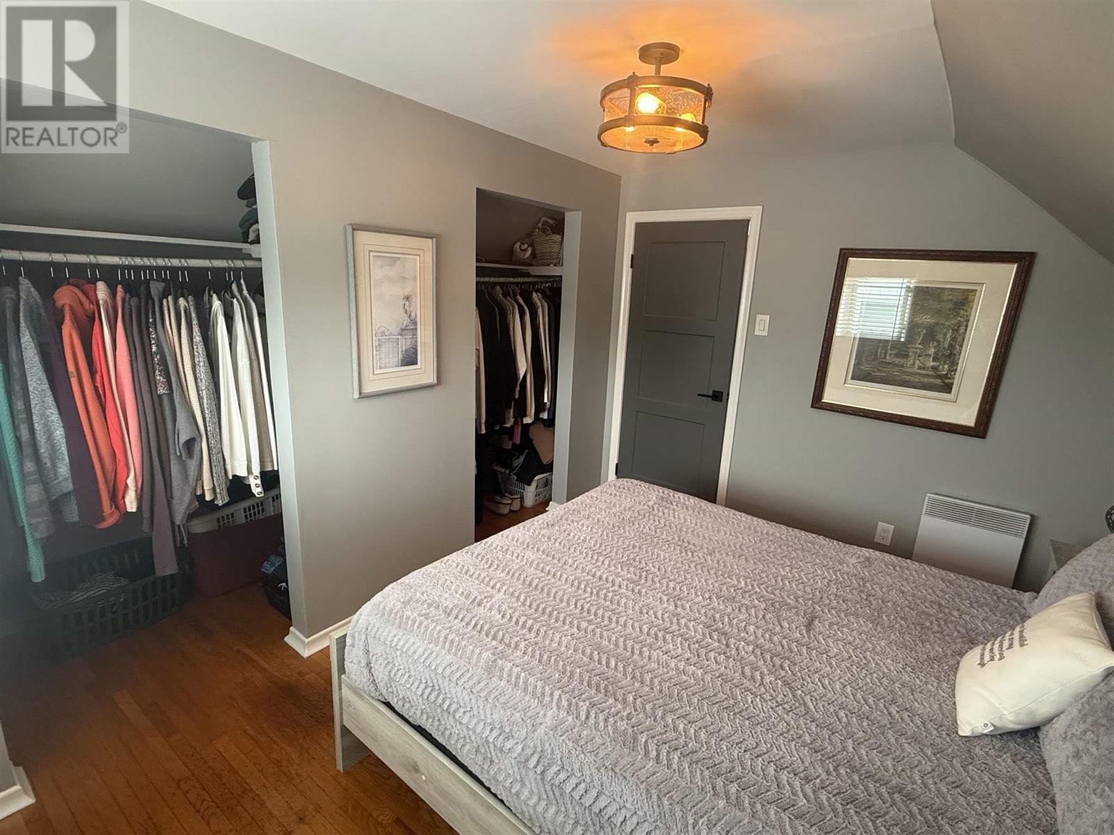 63 ROMAN AVE - 27